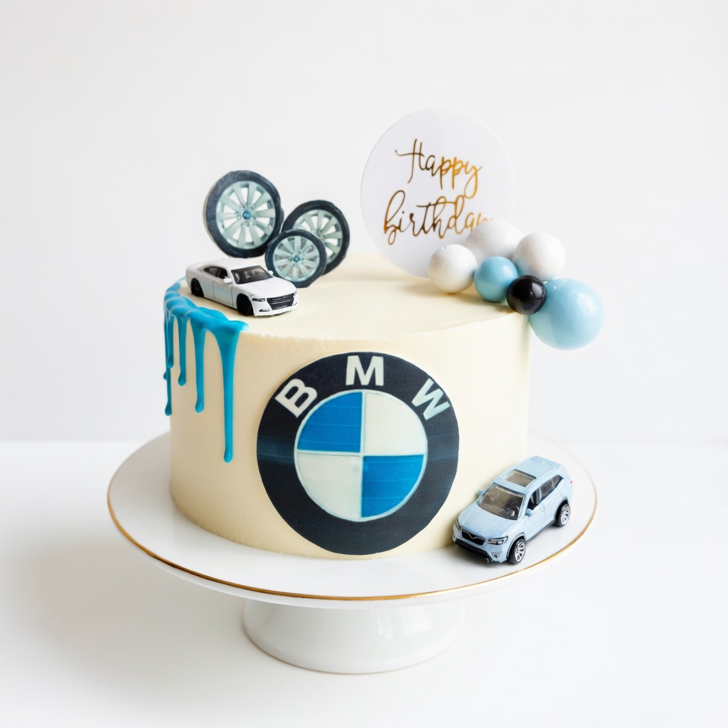 Car Lover Drip Cake